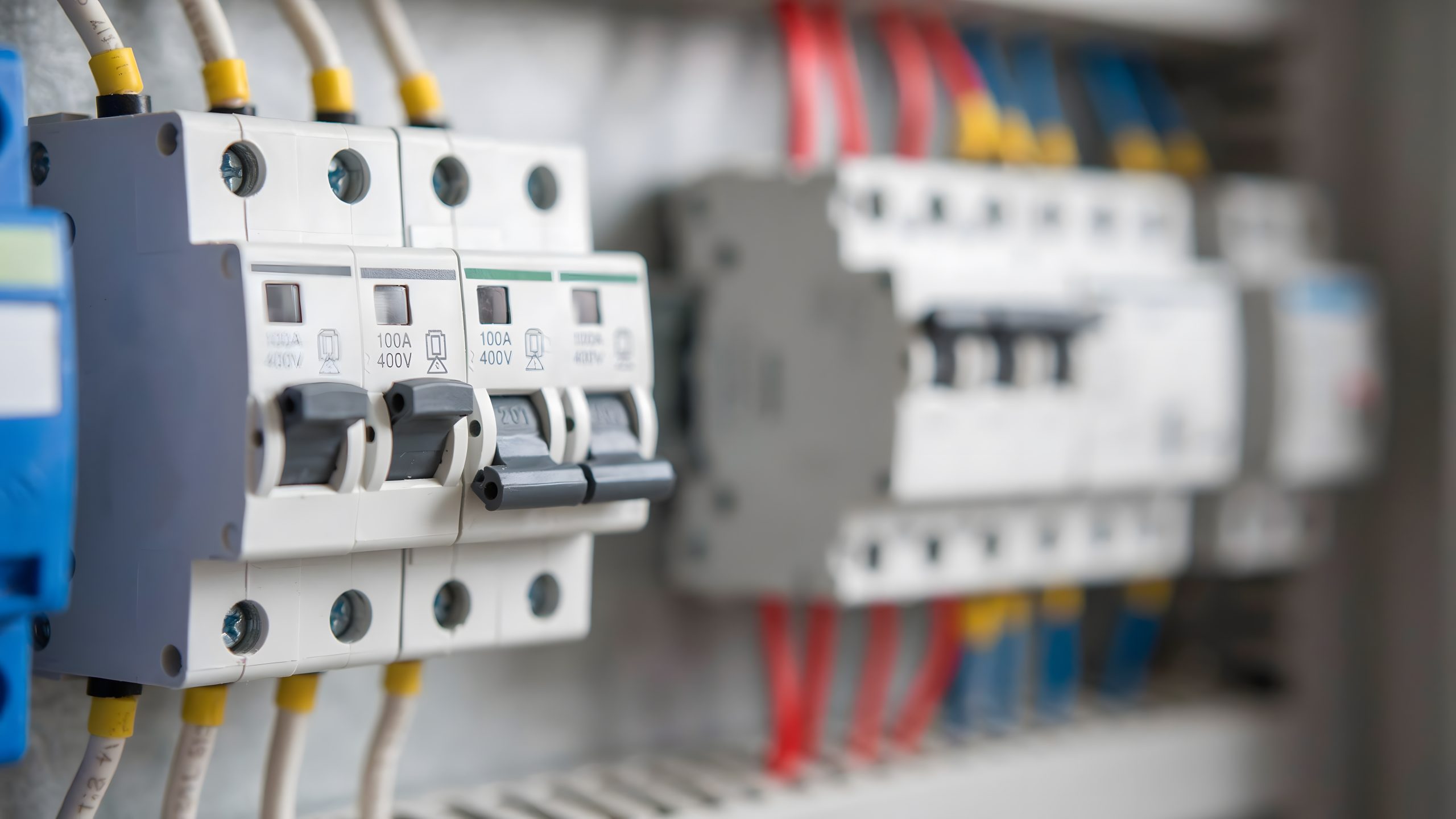 Modderkolk - it-ot-netwerkintegratie-elektrische-groepenkast-scaled